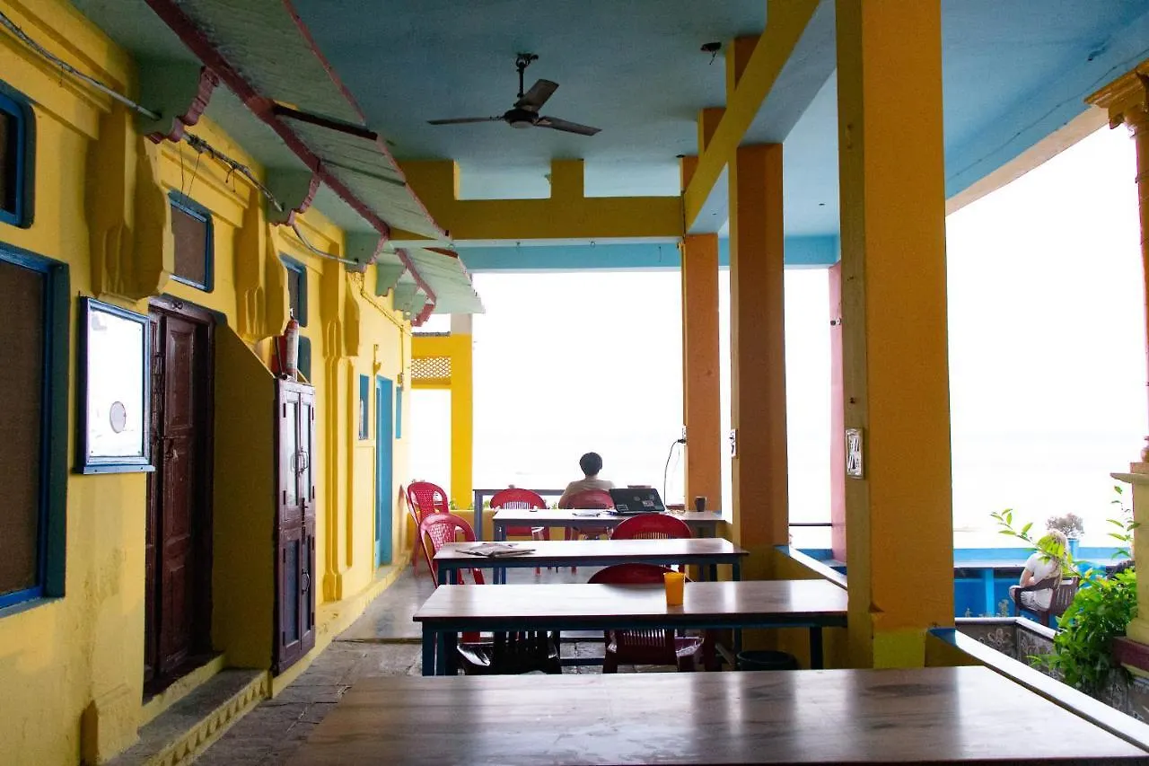 Vishnu Rest House Waranasi 0*,